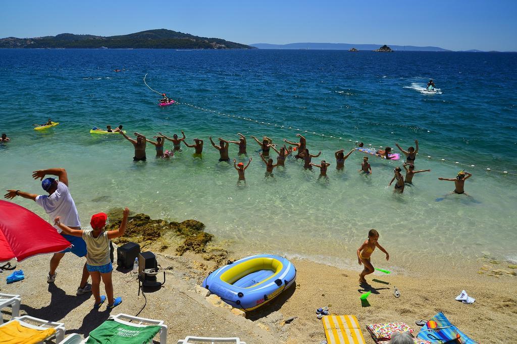 Happy Camp Mobile Homes In Camping Amadria Park Camping Trogir Seget Vranjica Kültér fotó