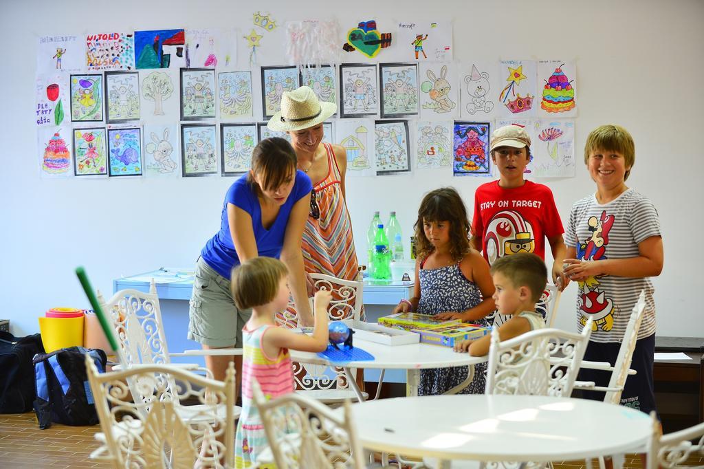 Happy Camp Mobile Homes In Camping Amadria Park Camping Trogir Seget Vranjica Kültér fotó